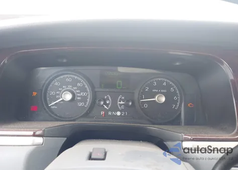 2006 Lincoln Town Car Signature Limited из США, поврежденный, VIN 1LNHM82V36Y647982